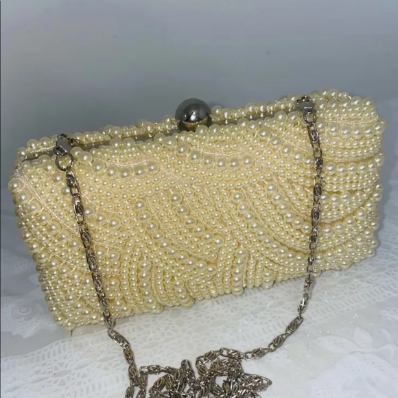 Absolutely stunning and well made beaded clutch - Picture 5 of 6